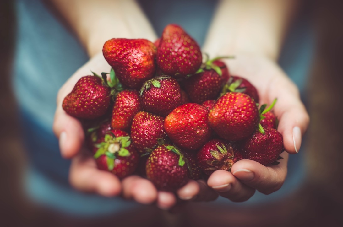 The Psychology Behind Snack Cravings: Understanding Why We Reach for Certain Foods